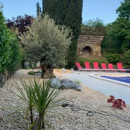 Character House With Pool And Jacuzzi Дом отдыха