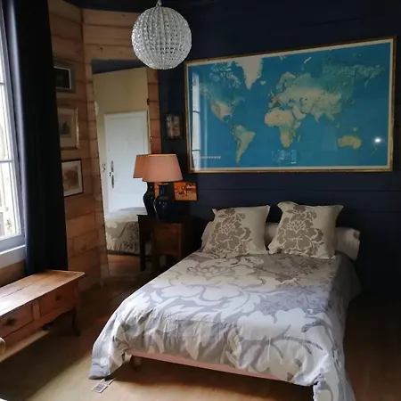 Character House With Pool And Jacuzzi Дом отдыха Pouance